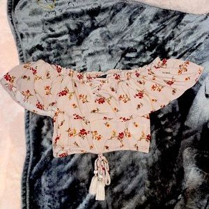American Eagle crop top
